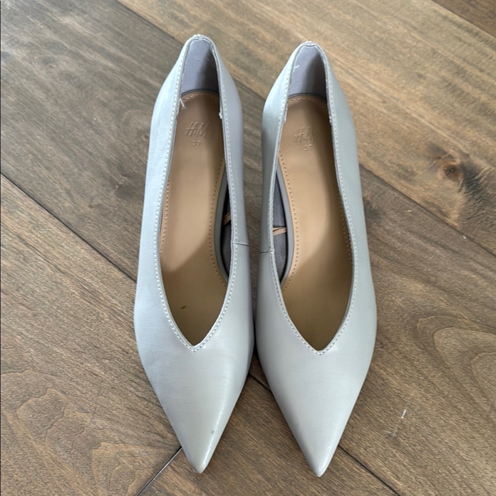 H&M Gray Heels Elegant Minimalist Design